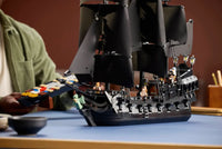 LEGO ICONS 10265 Nave pirata del Capitano Jack Sparrow