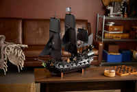 LEGO ICONS 10265 Nave pirata del Capitano Jack Sparrow