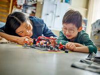 LEGO CITY 60443 Pit Stop F1 e equipaggio ai box con l'auto Ferrari