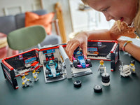 LEGO CITY 60444 Garage F1, Mercedes-AMG e auto alpine